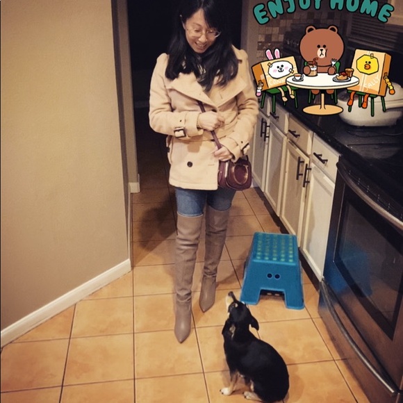 Meet your Posher, Jackie 🌞 - Picture 3 of 4